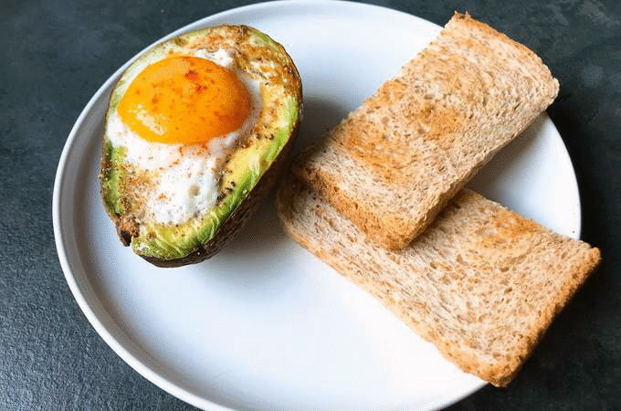 Recette : Oeufs en cocotte d’avocat
