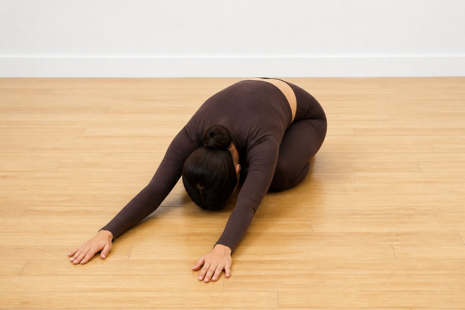 Adopter Balasana pour apaiser les tensions abdominales