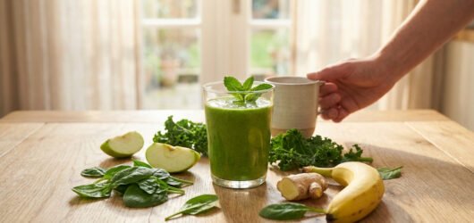 Pourquoi boire un smoothie vert chaque matin change votre énergie